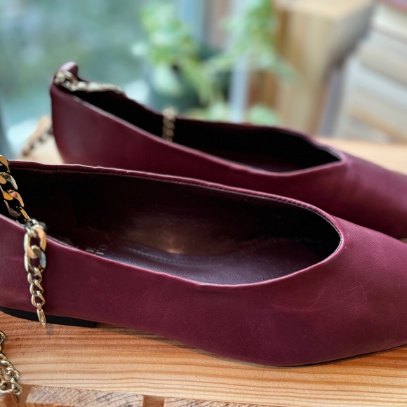 Vincent Camuto ankle chain “Latenla” Plum/burgundy leather ballet flat, W size 7 - Picture 10 of 10